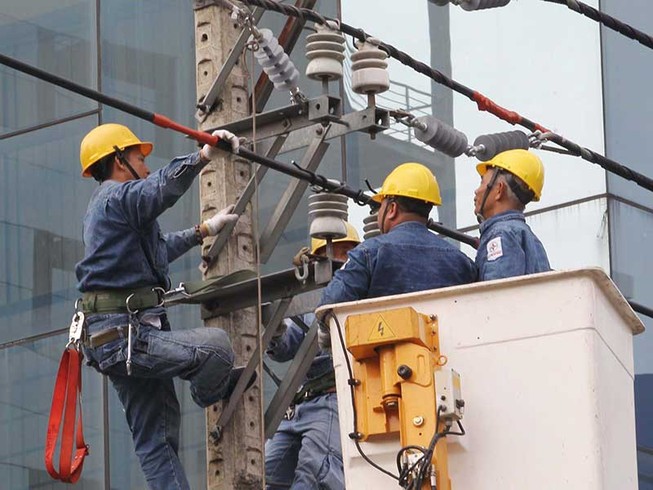 Đề xuất điều chỉnh giá điện như giá xăng dầu