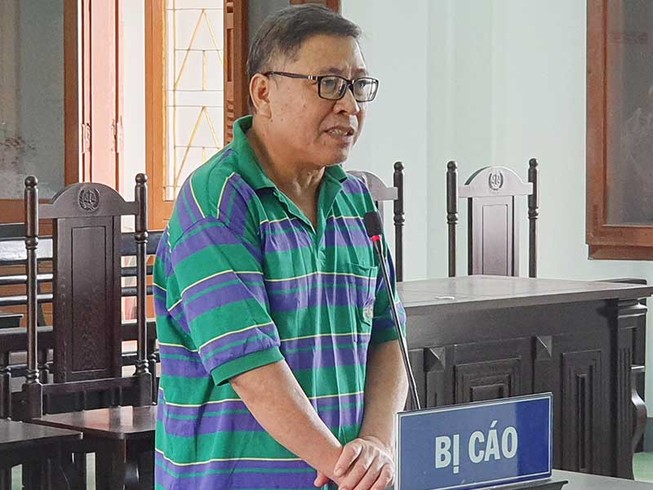 Cựu chủ tịch huyện phủ nhận chỉ đạo cấp dưới làm trái
