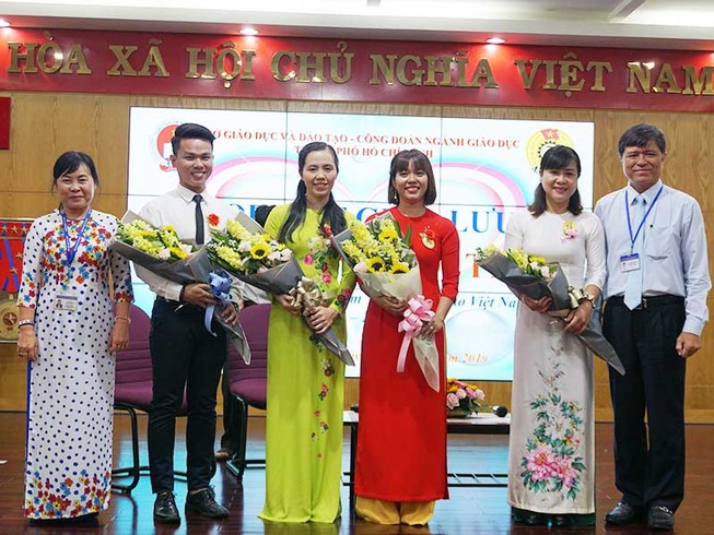 Những bông hoa nghề giáo ngát hương