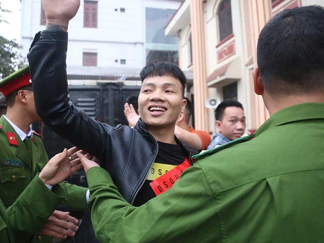 Khá ‘bảnh’ và hiện tượng lệch chuẩn đáng lo ngại