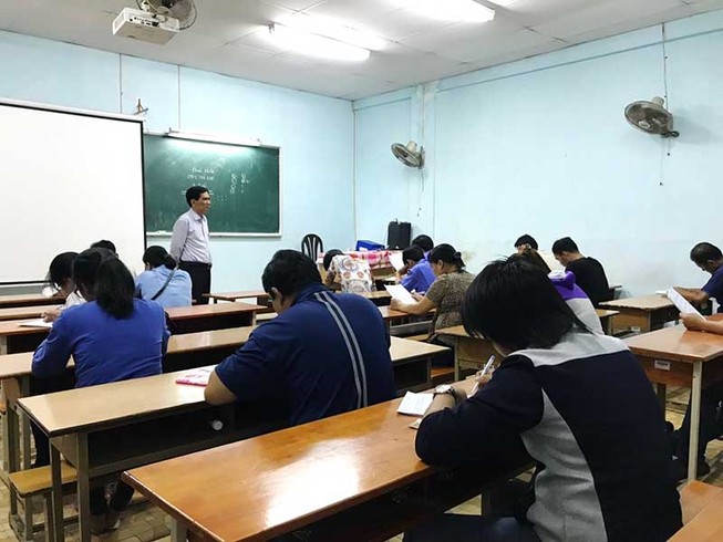 Nhân viên xe buýt phải đi học văn hóa ứng xử