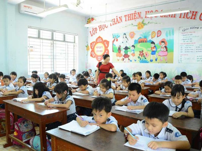 Không có chuyện lương giáo viên sẽ giảm