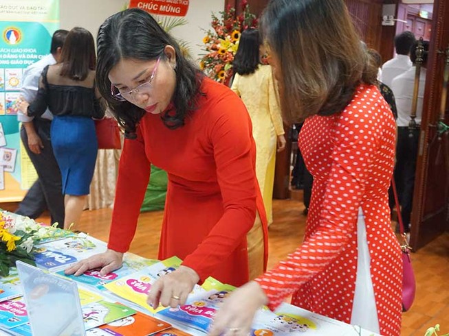 Sở GD&ĐT TP.HCM phải giải trình thù lao làm sách
