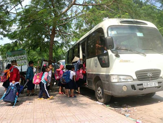 Bất an xe đưa đón học sinh ở Bình Dương
