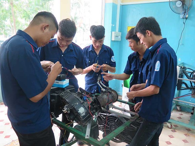 'Đi học đại cho đỡ làm thuê’!