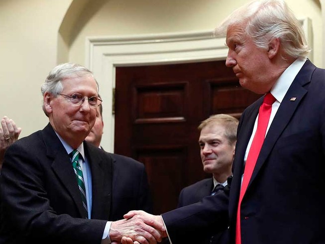 Luận tội ông Trump: Lưỡng đảng đều gặp rủi ro