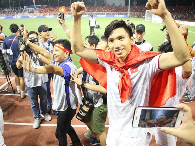 ‘Thuê’ Văn Hậu về đá vòng chung kết U-23 được không?