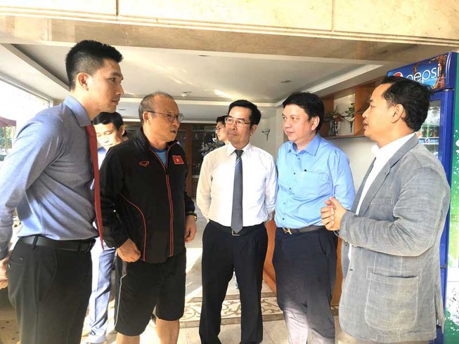 Thầy trò ông Park được tặng buồng ôxy cao áp