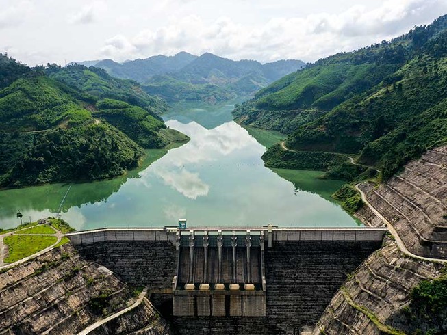 Thủy điện ‘khát nước’ kỷ lục