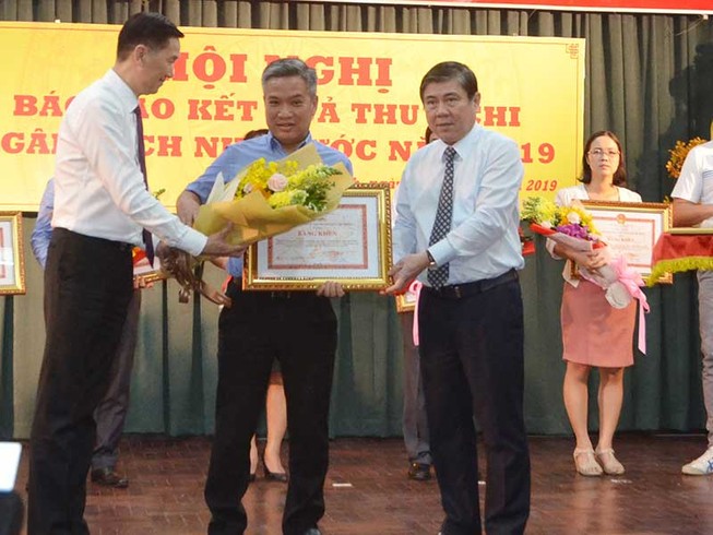 Năm đầu tiên TP.HCM thu ngân sách vượt 400.000 tỉ đồng