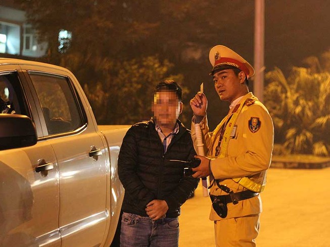 Lần đầu tiên có quy định riêng phạt lùi xe trên cao tốc