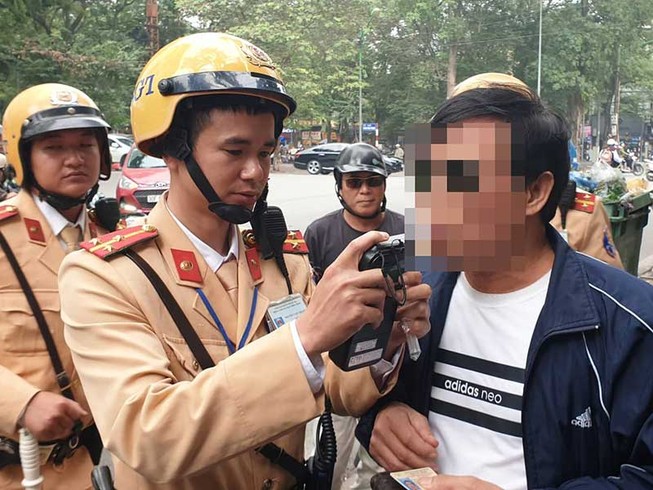 Đã có tài xế bị phạt 35 triệu đồng vì... bia, rượu