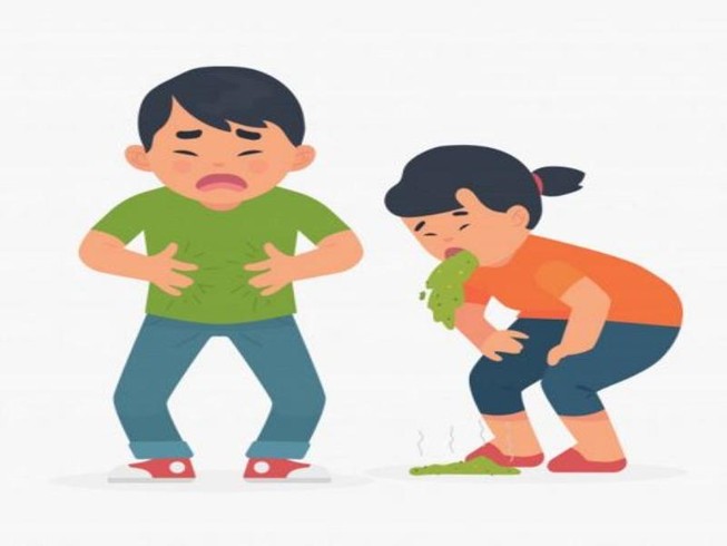 1 người chết, 7 người khác nguy kịch nghi do ăn ốc