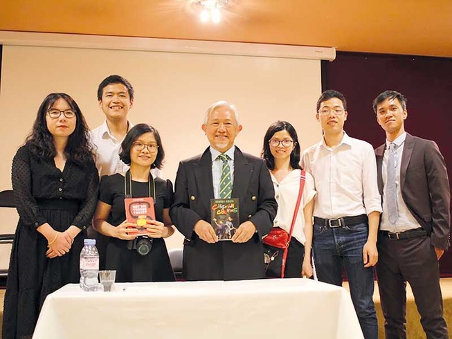 Hiệp sĩ Bắc Ðẩu Bội tinh và dự án Cấy nền