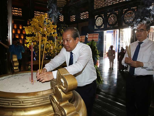 Phó Thủ tướng dự họp mặt truyền thống tại TP.HCM