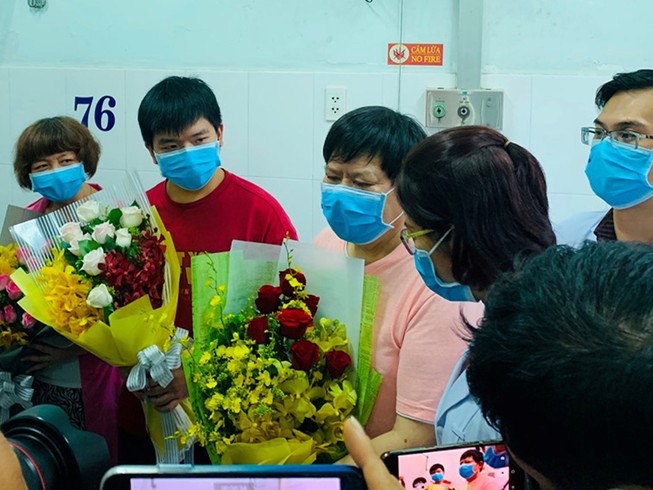 ‘Thời kỳ vàng’ ngăn chặn dịch COVID-19