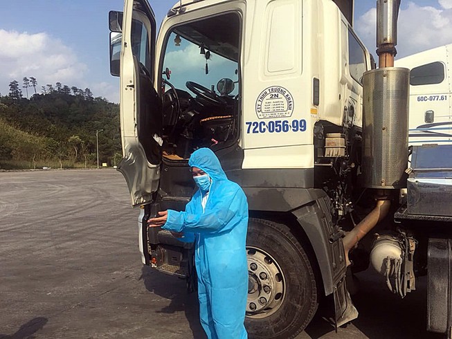 Căng mình kiểm soát tốt dịch COVID-19