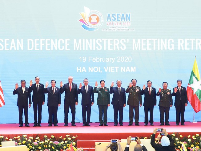 Hợp tác nội khối các vấn đề quốc phòng-an ninh chiến lược