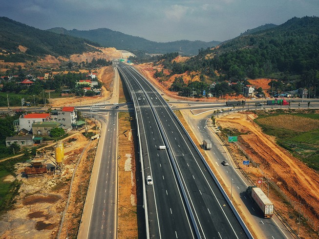 Một dự án cao tốc Bắc-Nam không có nhà đầu tư trúng tuyển
