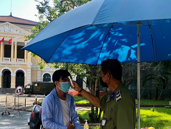 Tòa tạm dừng xử, người dân không nên vội lo!