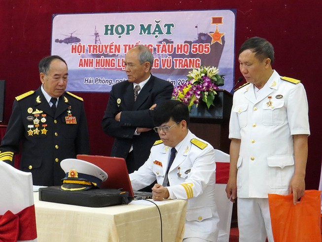 Dựng pháo đài thép bảo vệ chủ quyền Tổ quốc