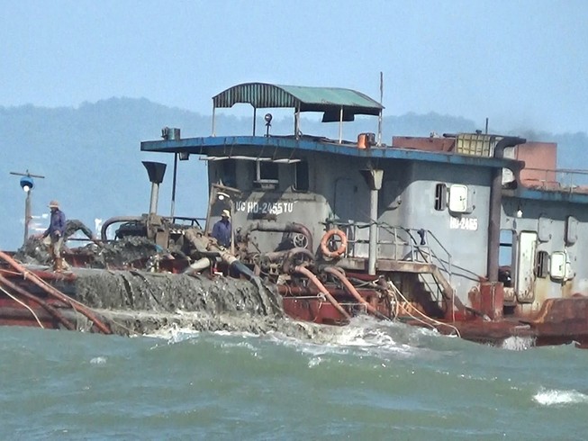 Tăng cường phòng, chống khai thác cát trái phép biển Cần Giờ