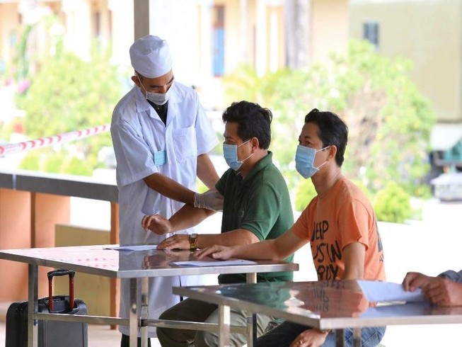 Huy động SV năm cuối trường y sẵn sàng chống dịch COVID-19
