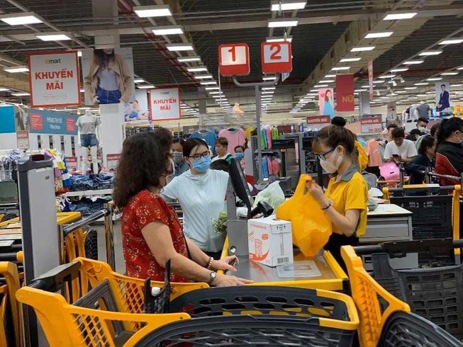 Ngừa COVID-19: 5 lưu ý khi tiếp xúc người lạ