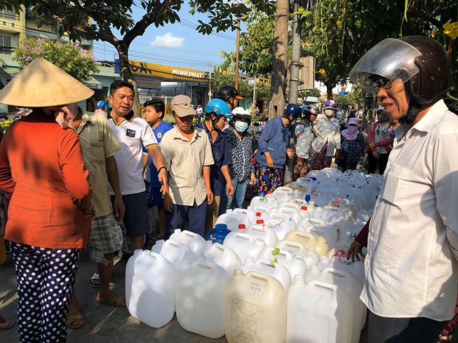 Chống hạn mặn: Không nên đào hồ tích nước quy mô lớn