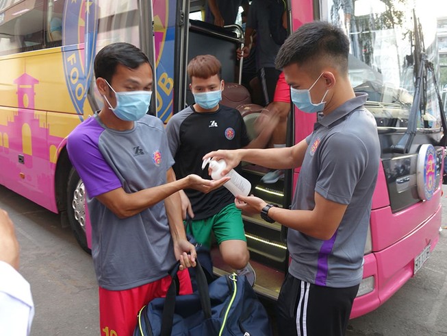 VPF đã chuyền bóng, chờ VFF ghi bàn