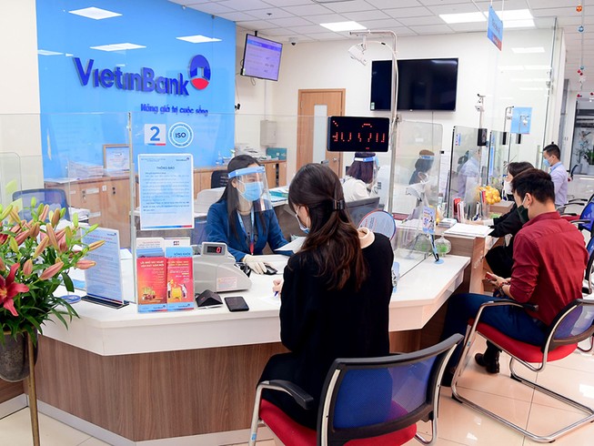 Vay tiền lãi suất thấp: Người dân, doanh nghiệp đang chờ