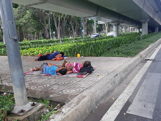 Đưa người ăn, ngủ dưới chân cầu vào cơ sở bảo trợ