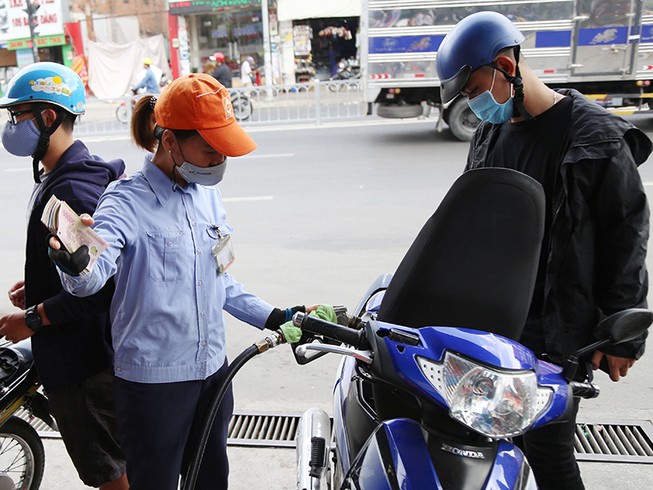 Kẻ cười, người khóc khi giá dầu giảm về mức âm