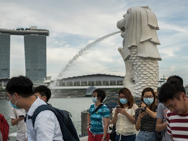 Sai lầm biến Singapore từ hình mẫu thành ổ dịch COVID-19