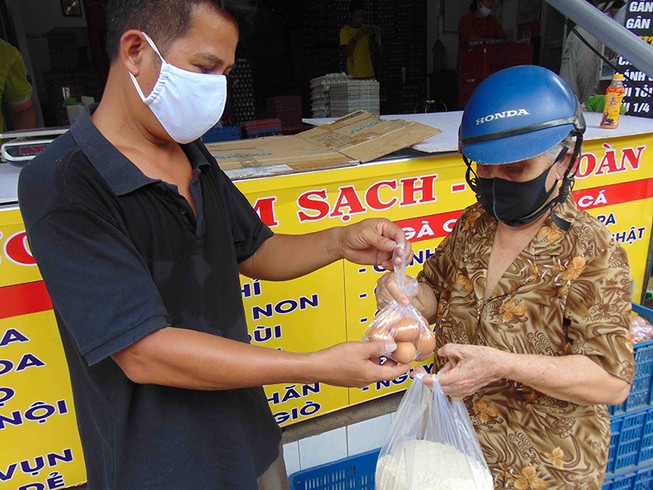 ‘Phiên bản lỗi’ ATM gạo nghĩa tình của chủ vựa trứng