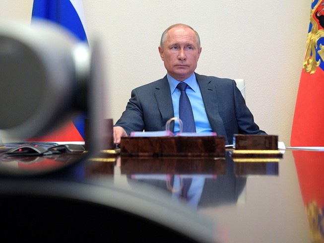 Ông Putin chịu sức ép lớn vì COVID-19 diễn biến xấu