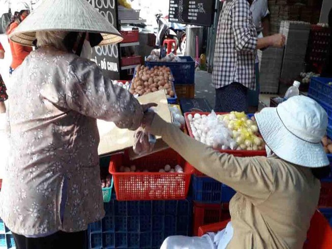 Lòng tốt của người ‘ăn theo’ cây gạo