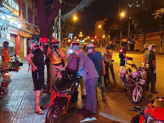 Lực lượng 363 xuyên đêm giữ trị an