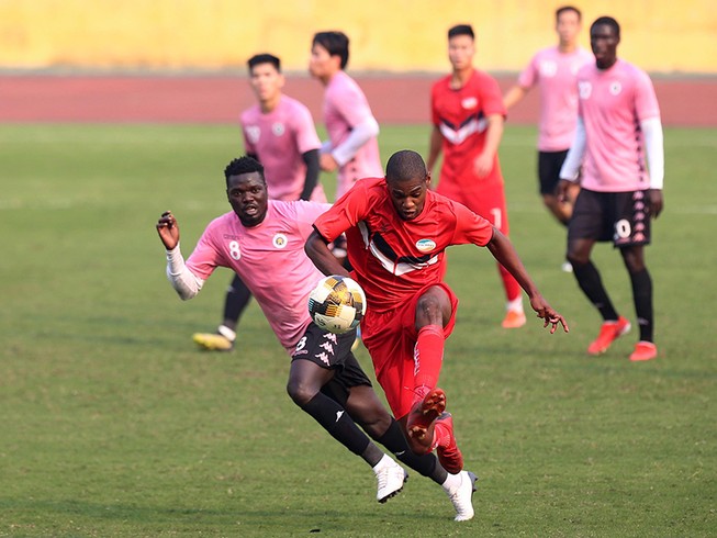 Không hủy Cúp Quốc gia, V-League vẫn chờ