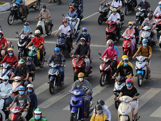 Bộ GTVT đề xuất xe máy phải bật đèn suốt cả ngày