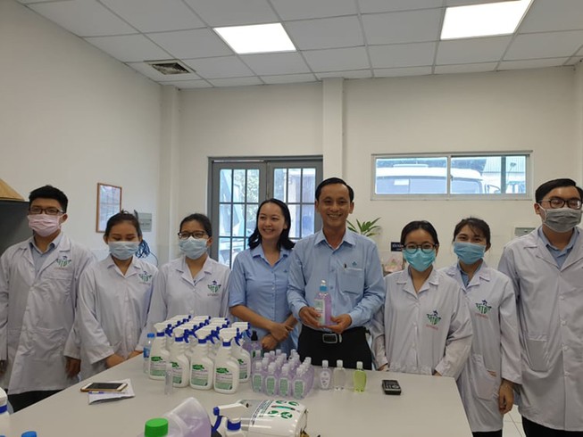 Nước rửa tay đặc biệt của các ‘bác sĩ môi trường’