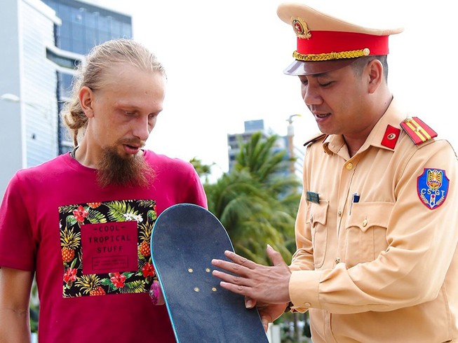 Đà Nẵng chi 14 tỉ cho công an học ngoại ngữ