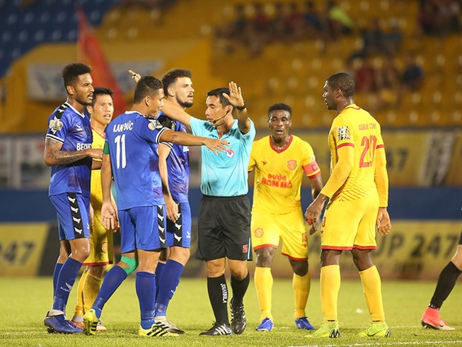 Cần sự công bằng ở V-League