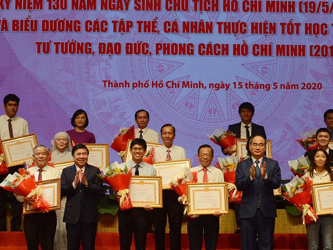 Họ đã cống hiến, thầm lặng hy sinh vì sự phát triển