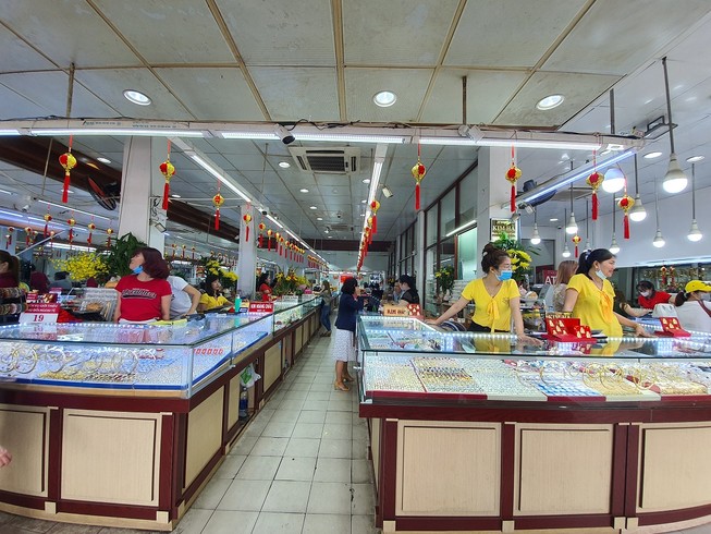 Trả giấy phép vì buôn bán vàng quá ế ẩm