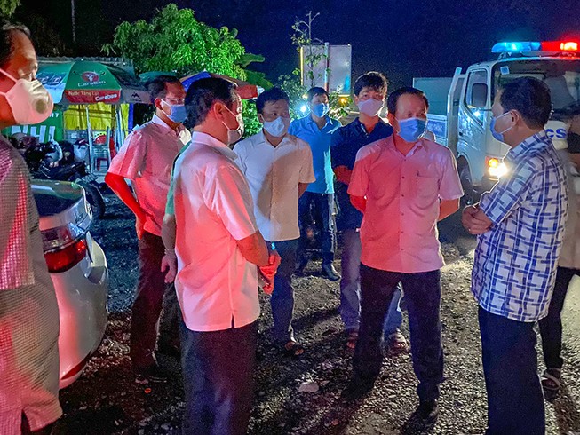 Muốn thắng dịch phải siết chặt người về từ cửa khẩu