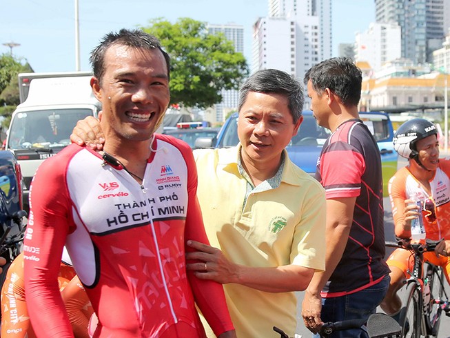 HLV Đỗ Thành Đạt: ‘Tôi bất ngờ và tự hào về các em’