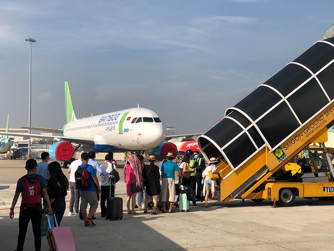 Lên phương án bay khi đóng 1 đường băng Tân Sơn Nhất