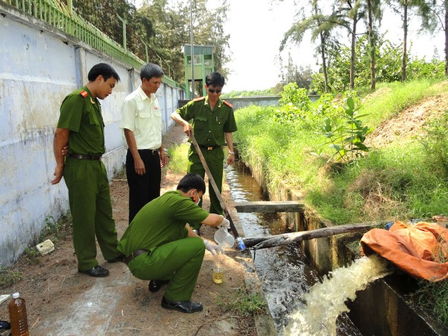 Lo cảnh sát kiểm tra môi trường gây khó doanh nghiệp