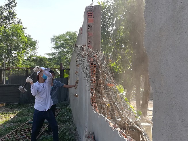 Vi phạm hành chính: Không thể cắt điện, nước